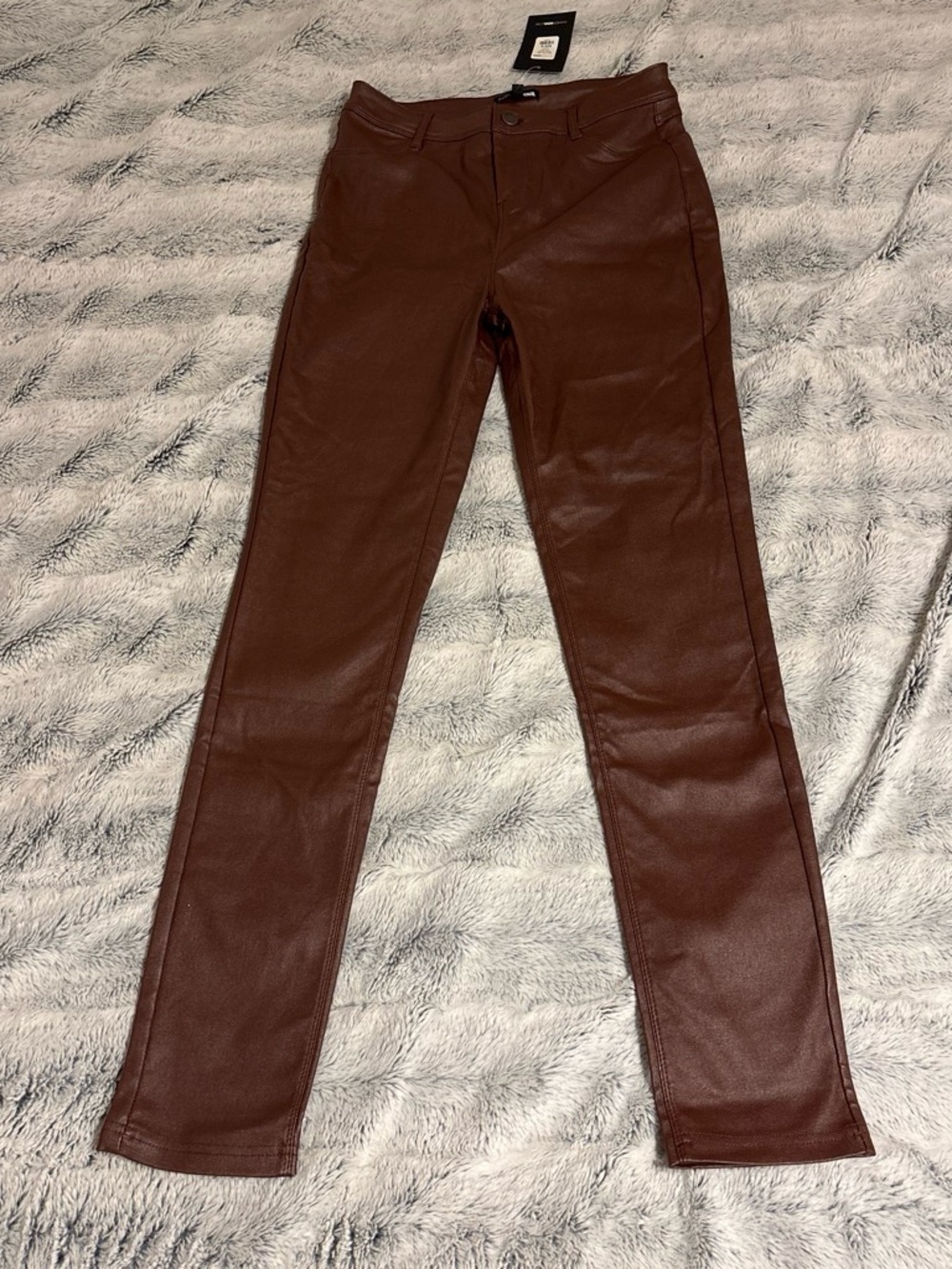 Leather-like Skinny Pants